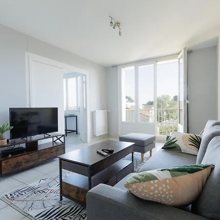 Calme De 3 Apartment